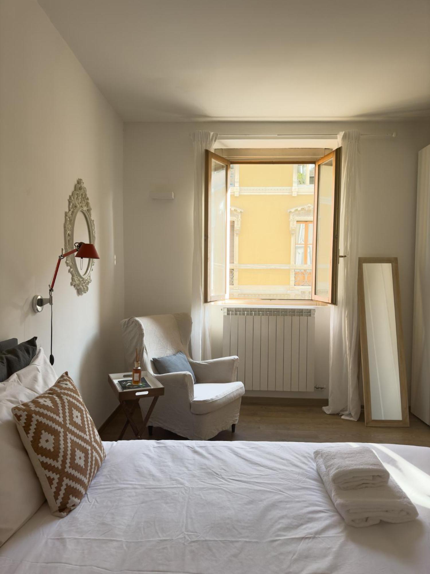 The Boutique - In The Heart Of Via Paolo Sarpi Milão